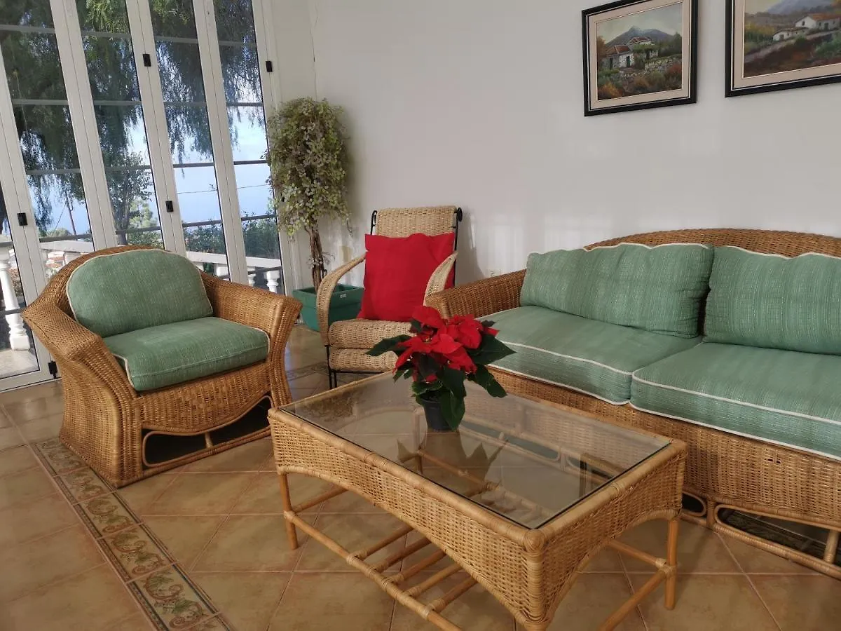 CASA RURAL DOLORES con PISCINA Y VISTAS A LA GOMERA Costa Adeje  Costa Adeje (Tenerife)
