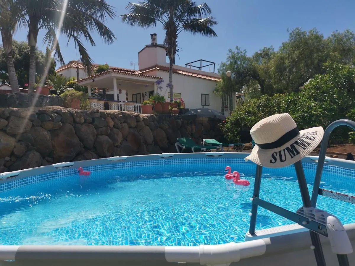 CASA RURAL DOLORES con PISCINA Y VISTAS A LA GOMERA Costa Adeje  Сasa de vacaciones